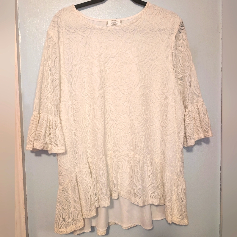 White Relaxed Tunic with 3/4 Sleeves and Ruffled Details